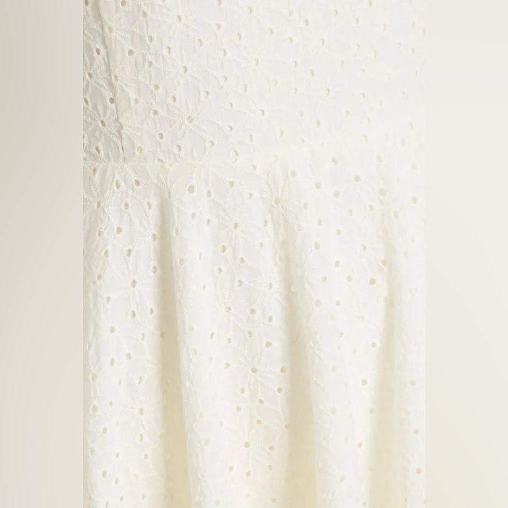 FRAME
Eyelet Cotton Fit-&-Flare Midi-Dress,
Beautiful dress for all occasions - Picture 10 of 13